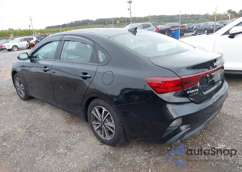 2023 Kia Forte Lxs z USA, uszkodzony, nr VIN 3KPF24AD5PE523030